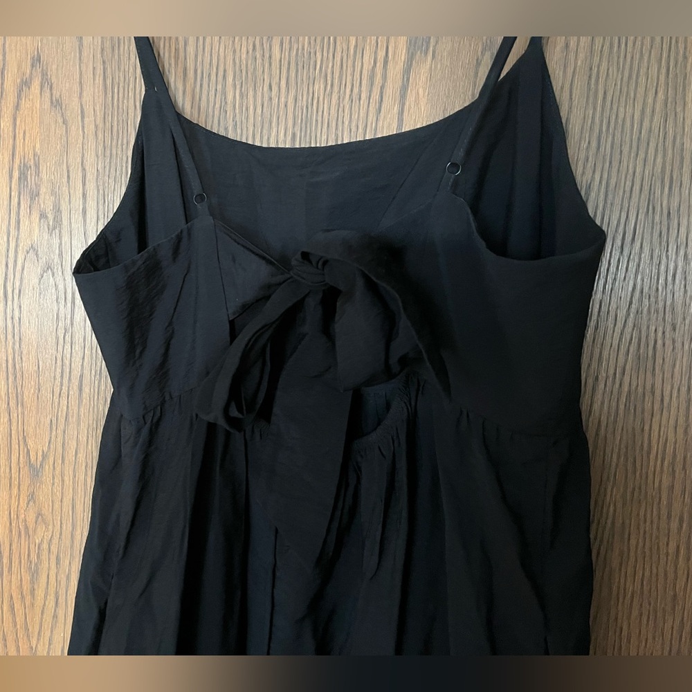 Black Sleeveless Dress with Bow Detail